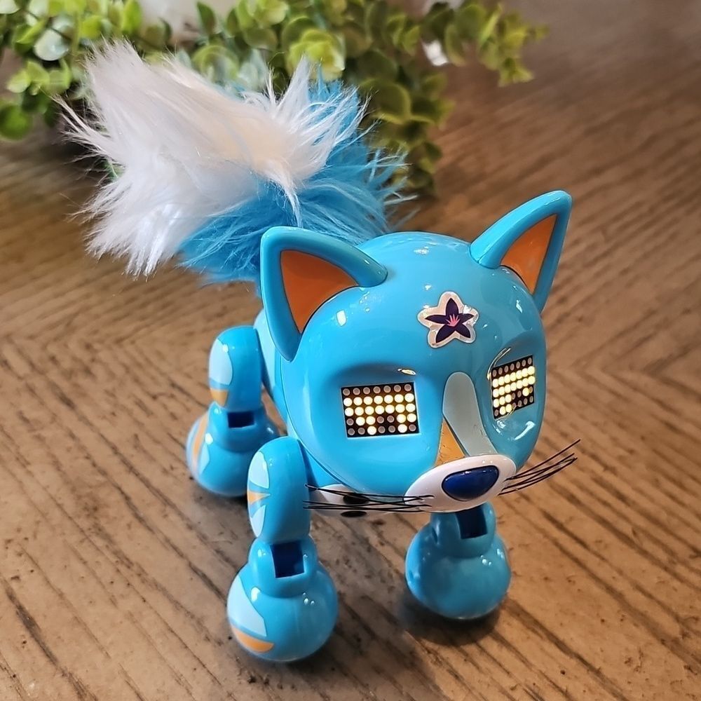 Interactive kitten with sounds and sensors Zoomer meowzies